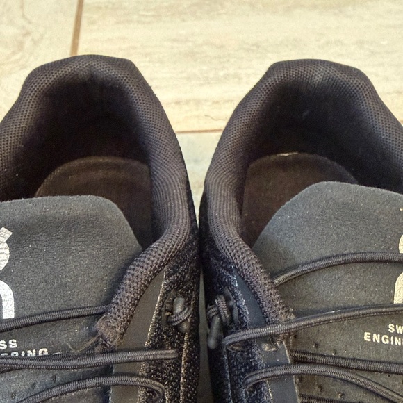 On Cloud 5 Running Shoes - Picture 7 of 16